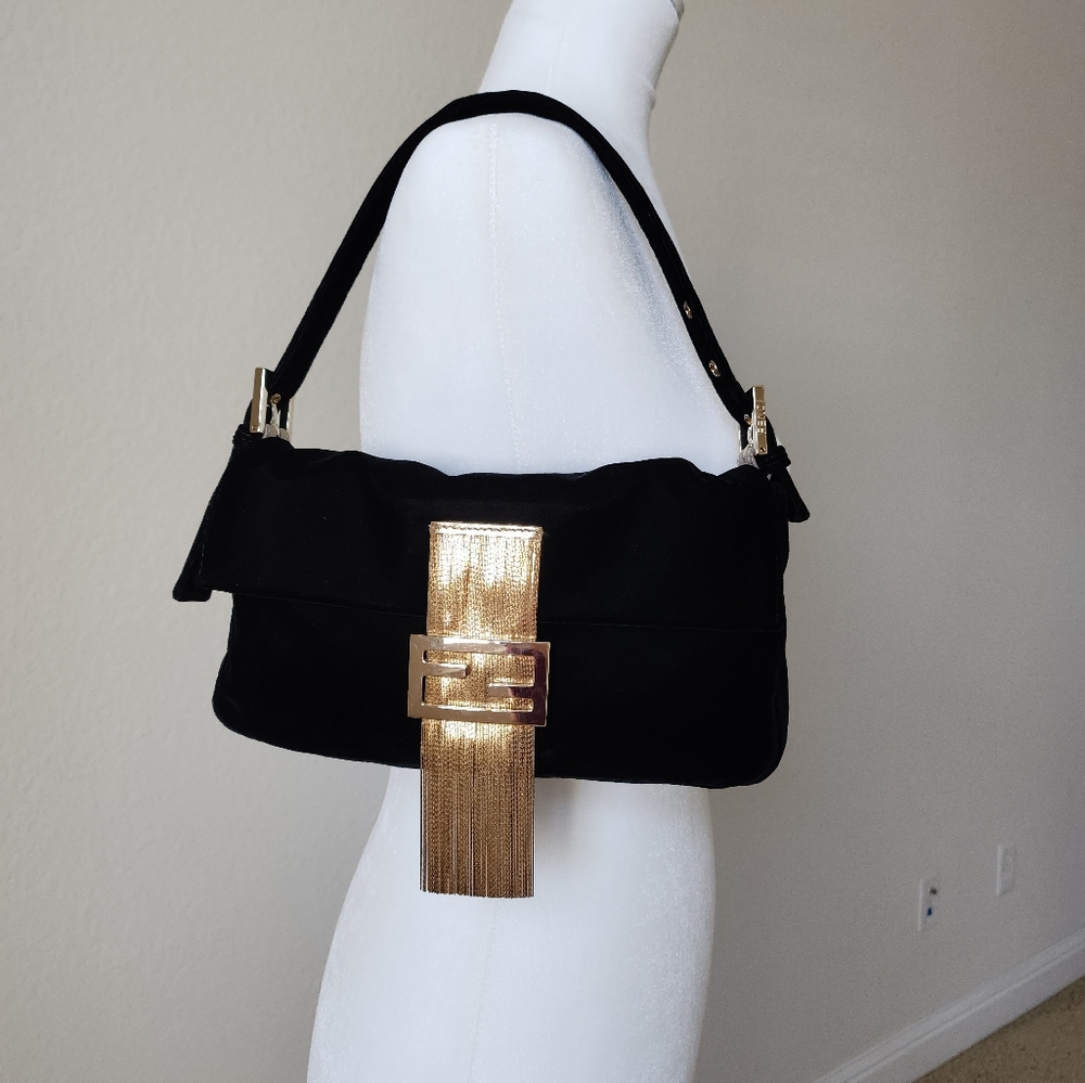FENDI baguette bag